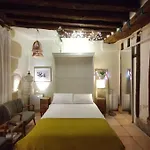 Cozy Marais Studio