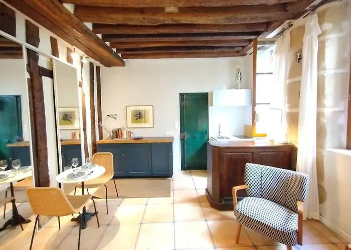 Cozy Marais Studio