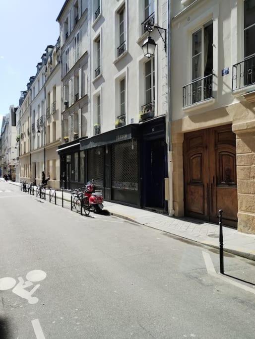 Cozy Marais Apartment